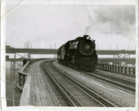 MacArthur Bridge-Train 