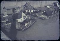 Hiller 07-087 e: Docked boats with clothes lines, Soochow Creek, number 1