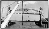 Lift span on highway bridge, lower Illinois River