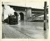 Eads Bridge-Get A Boat!