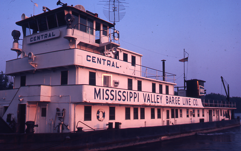 P-092 Mississippi Valley Barge Lines Photograph Collection