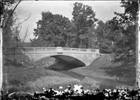 Photograph of Franklin Bridge in Forest Park
